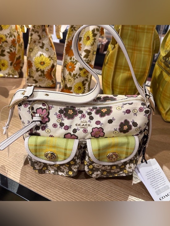 NWT coach Cargo Shoulder Bag With Floral Print CDW55